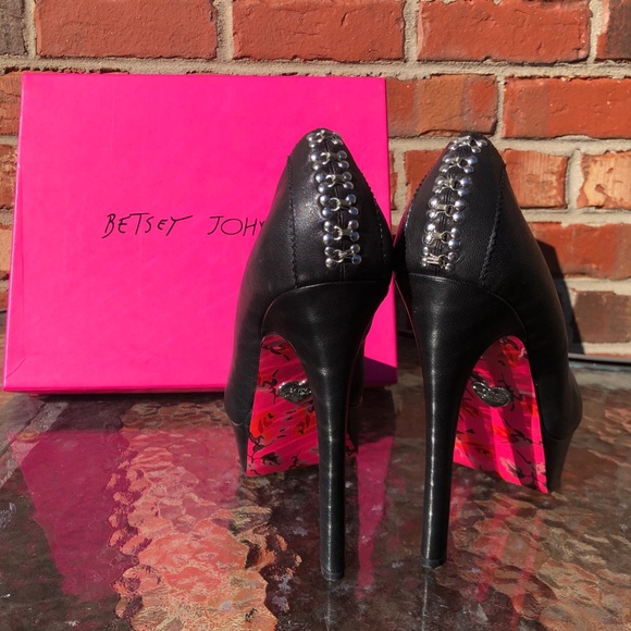 Betsy Johnson leather high heels - Picture 4 of 6